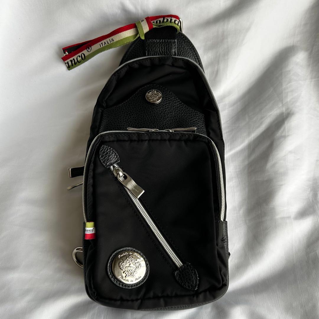 【未使用】オロビアンコ ボディバッグ イブリデロ 牛革 ワンショルダー イタリア