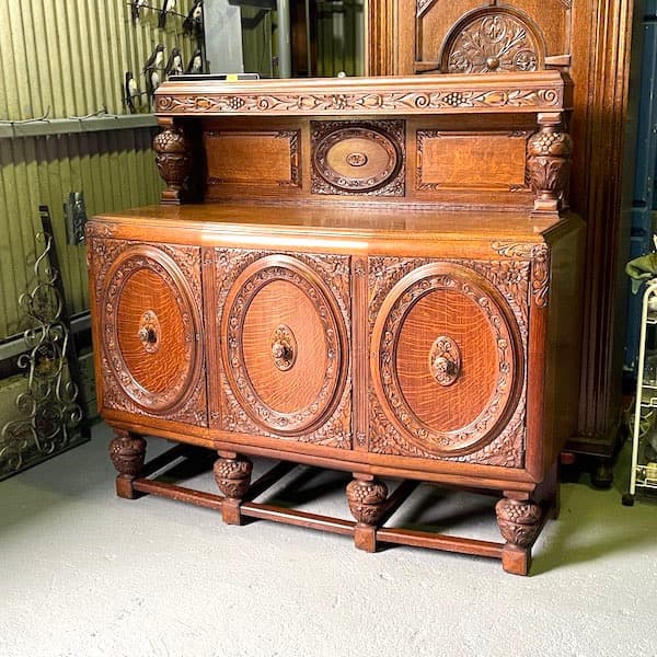 ノアイギリスアンティーク　サイドボード　バッフェ　エリザベス様式