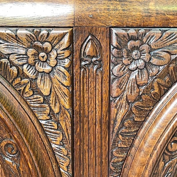 ノアイギリスアンティーク　サイドボード　バッフェ　エリザベス様式