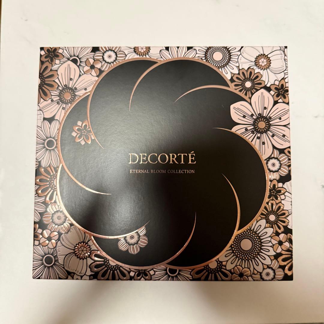 コスメデコルテ　クリスマスコフレ2025