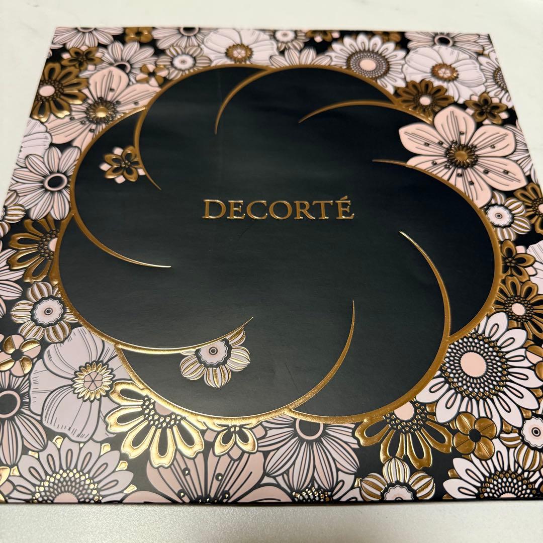 コスメデコルテ　クリスマスコフレ2025