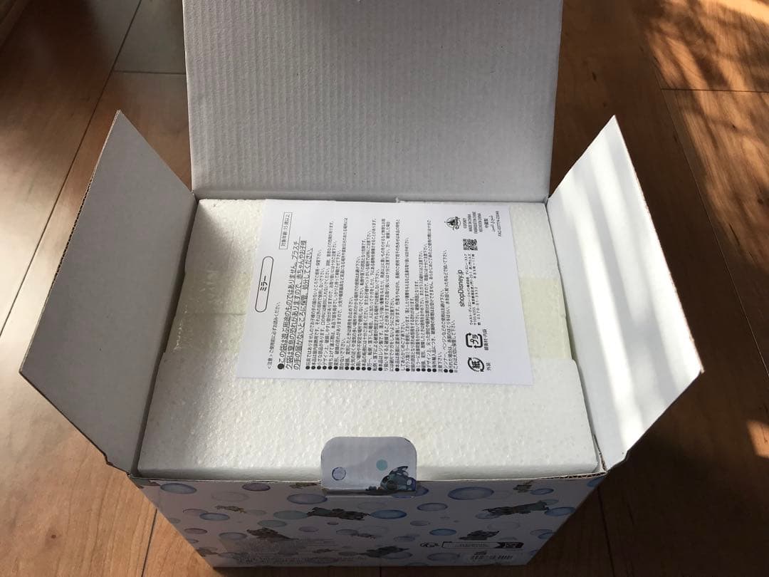 Disney スティッチ　ミラー付き小物入れ　フィギュア