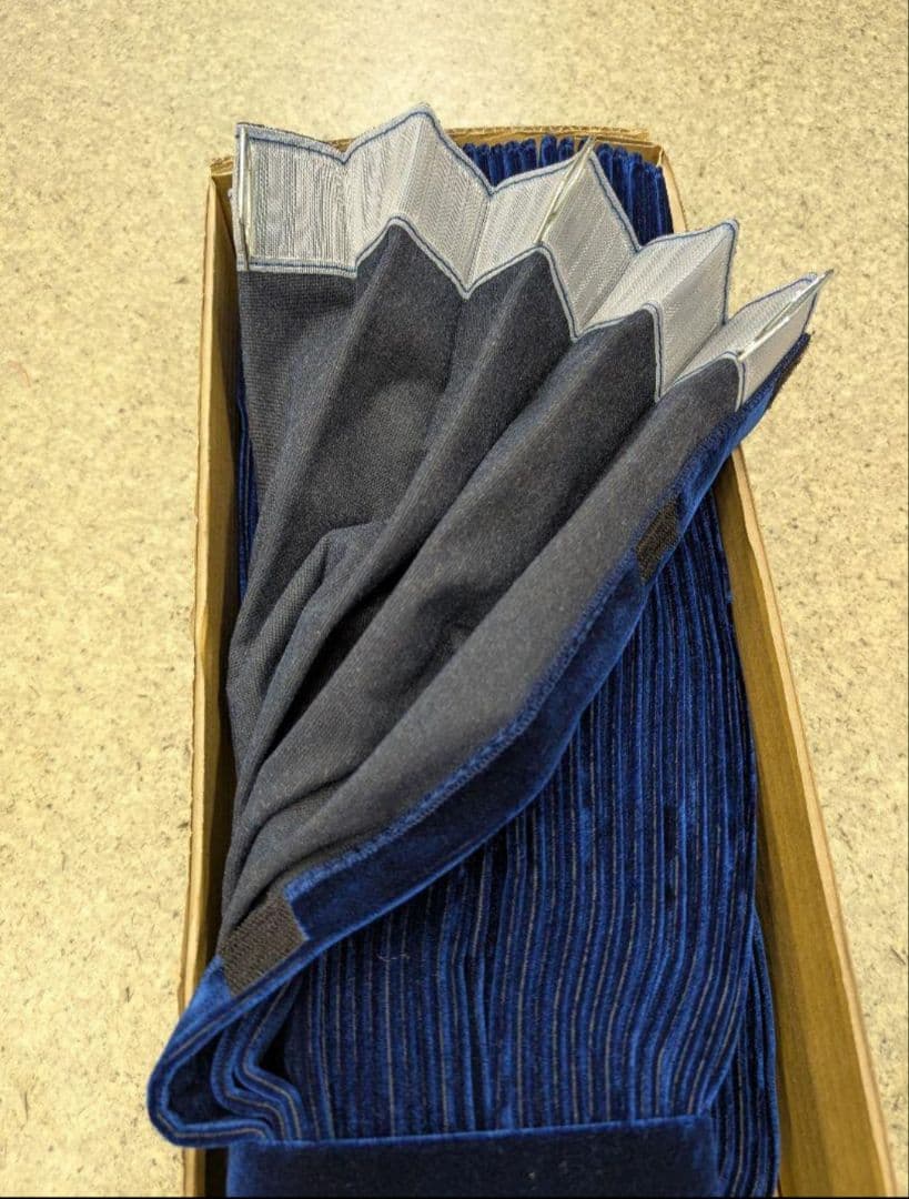 新品　アコーディオン仮眠カーテン　コスモス濃紺　テクノガレージ製