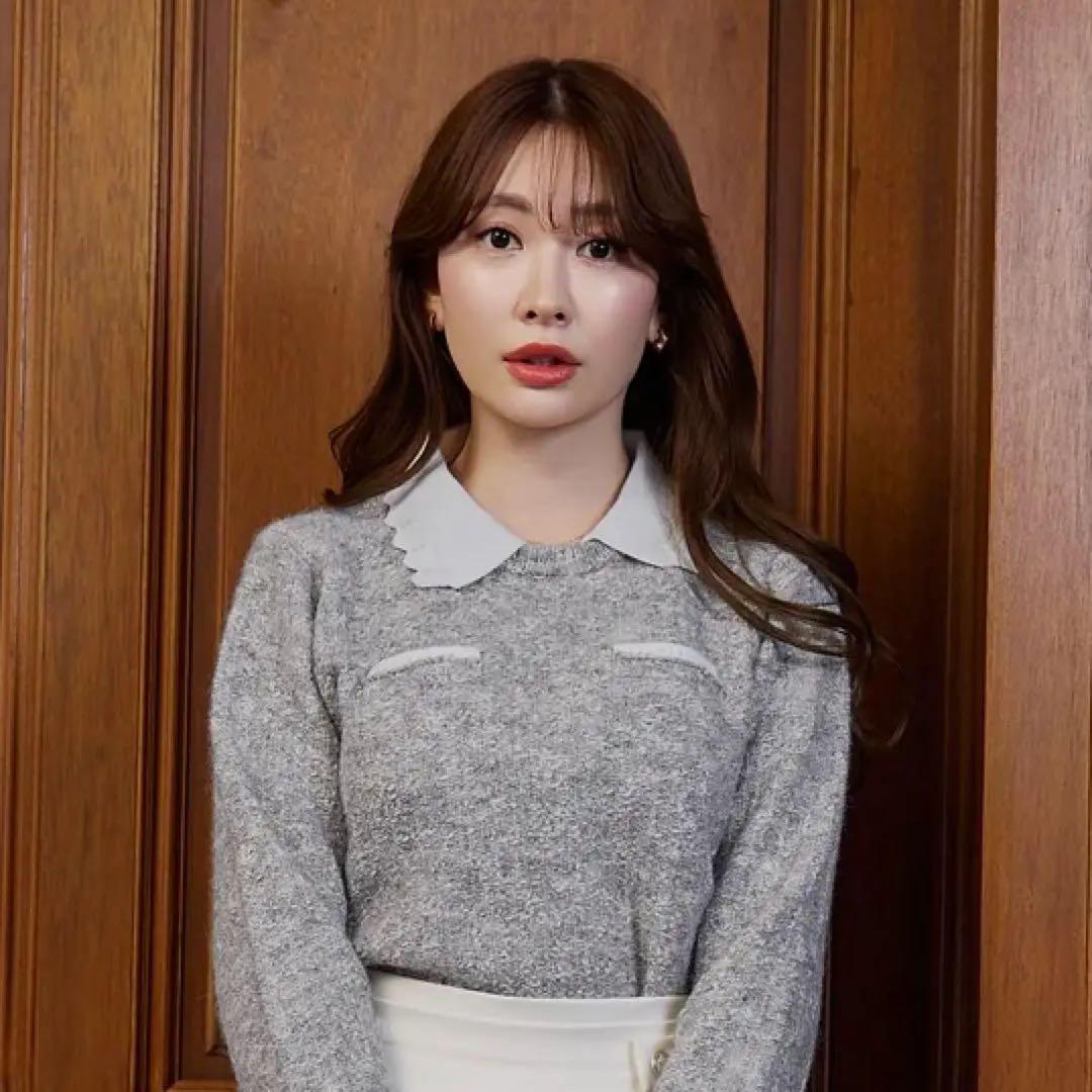 新品タグ付herlipto Petal-Edge Collar Knit Top