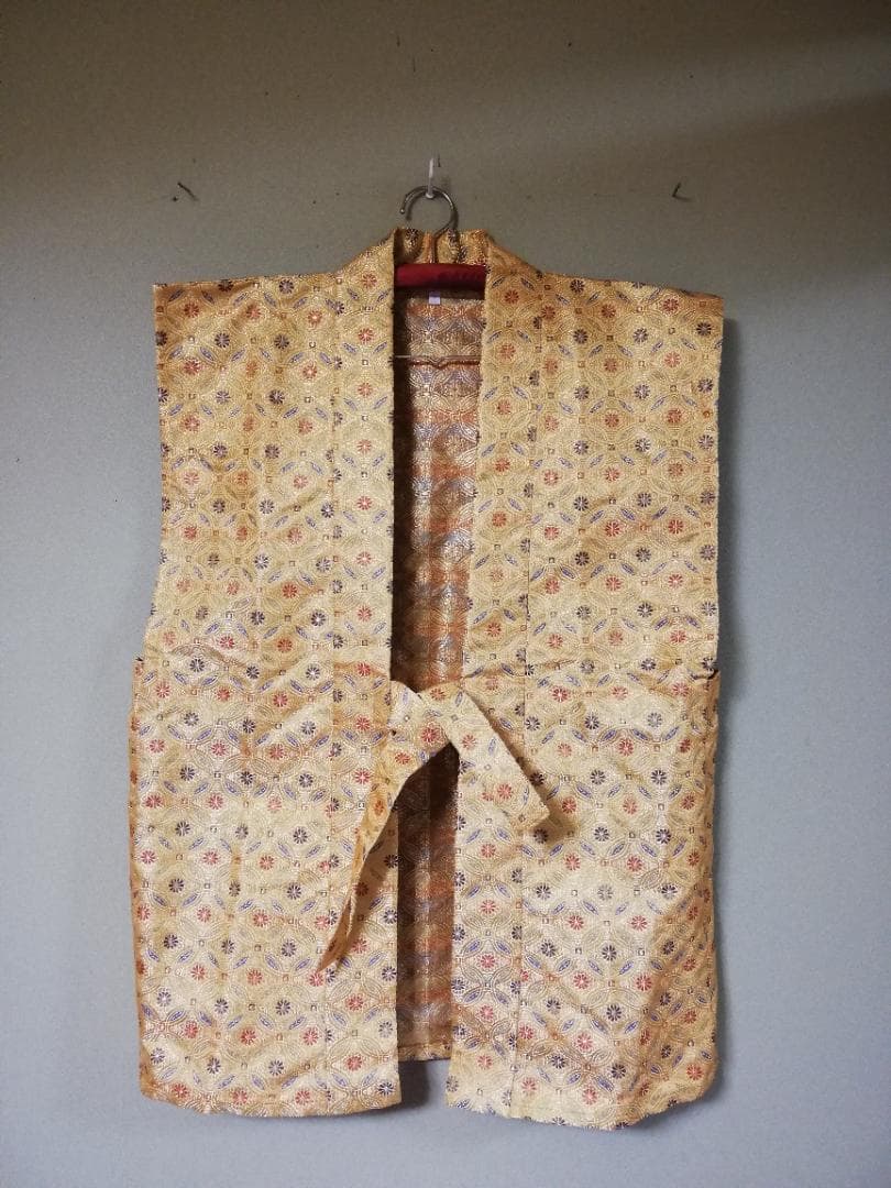 長寿生年祝金色ちゃんちゃんこ（帽子付）　傘寿や米寿にオススメのゴールド