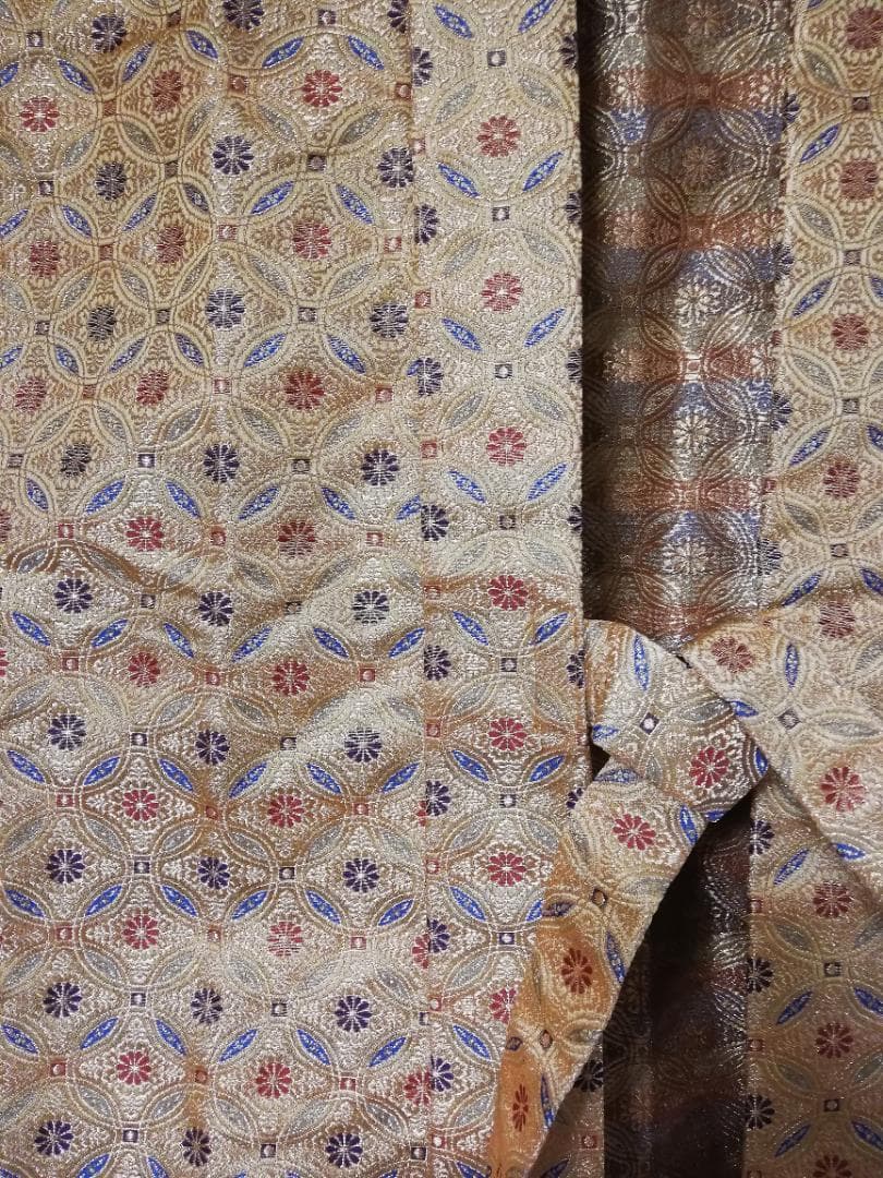 長寿生年祝金色ちゃんちゃんこ（帽子付）　傘寿や米寿にオススメのゴールド