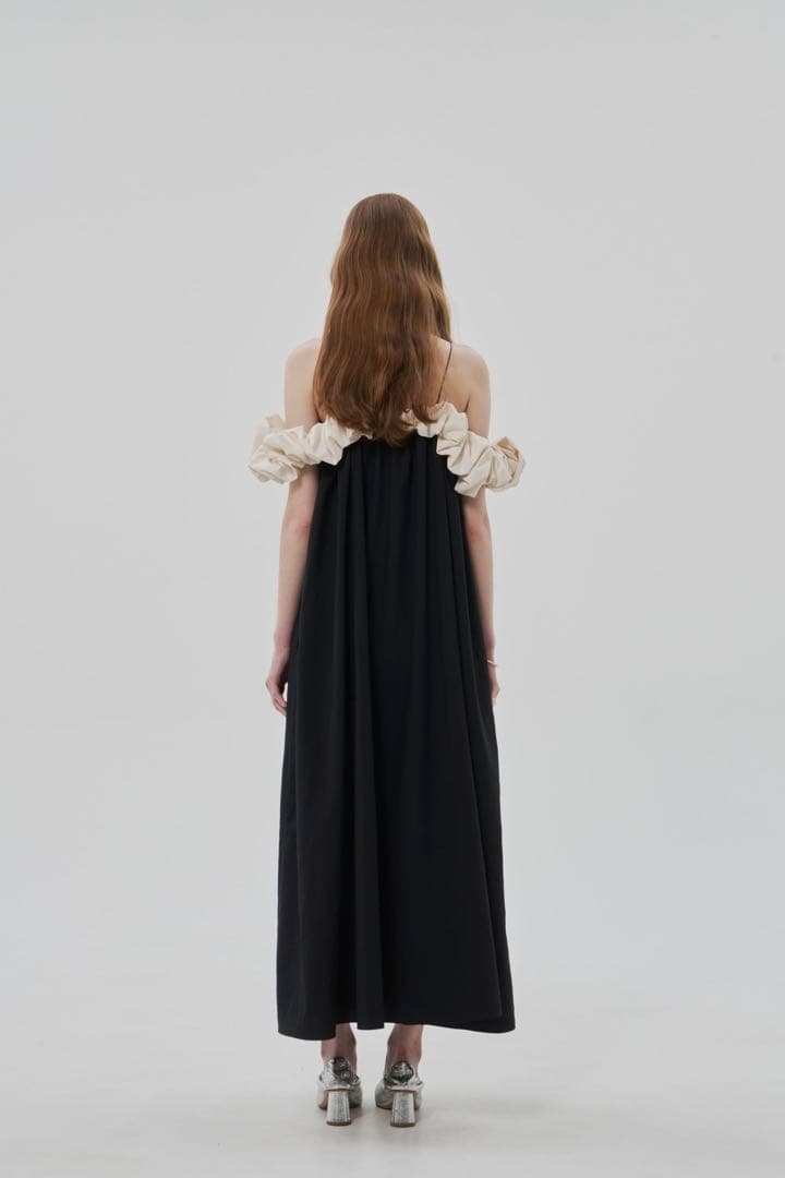 【THE Toe】オフショルダー フリル ロングドレス 黒