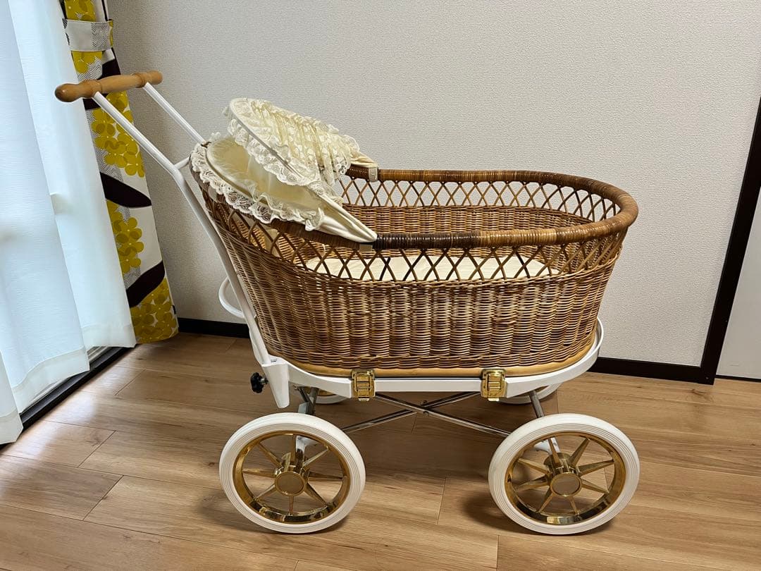 値下げしました！東京乳母車 プスプス（籐製ベビーカー）