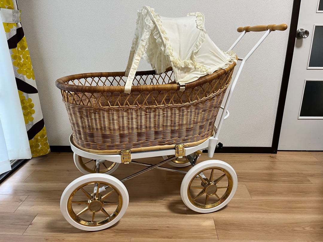 値下げしました！東京乳母車 プスプス（籐製ベビーカー）