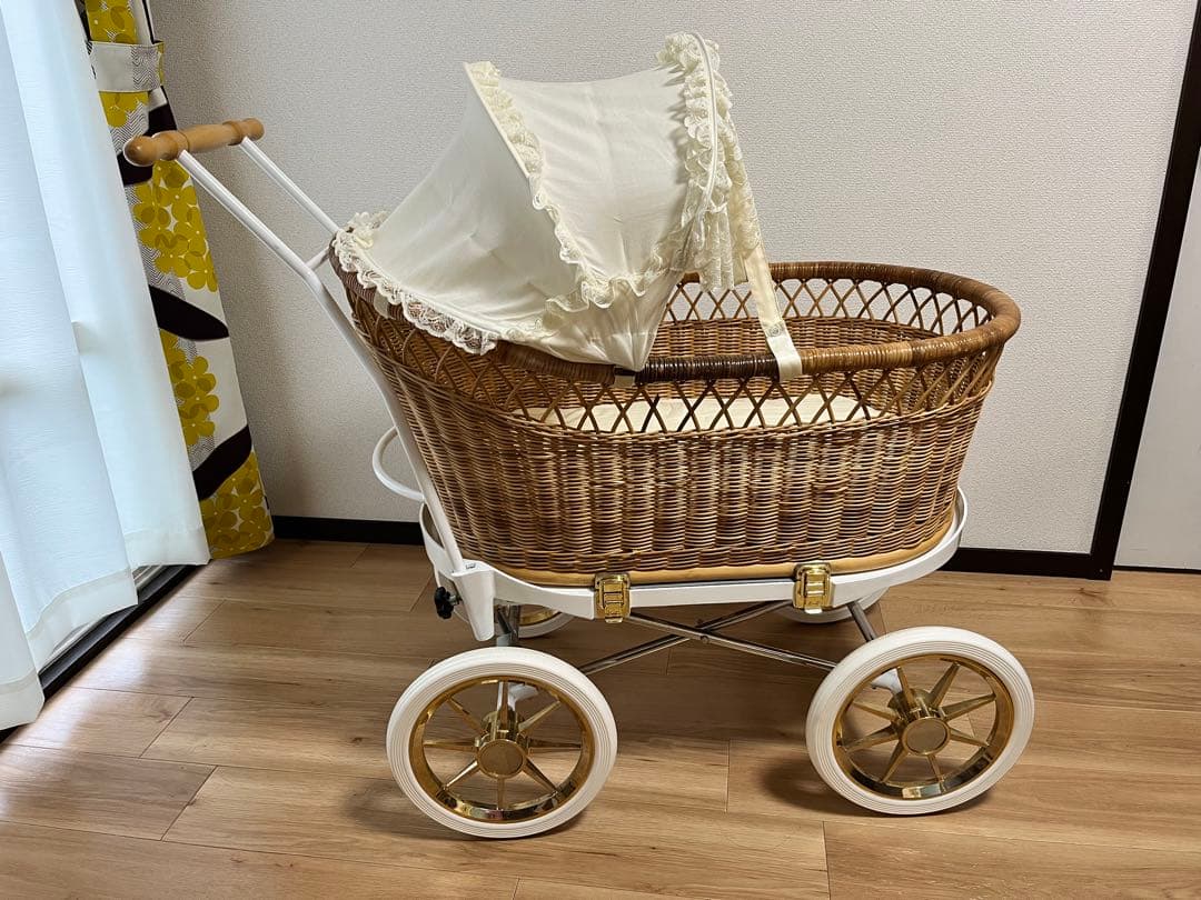 値下げしました！東京乳母車 プスプス（籐製ベビーカー）