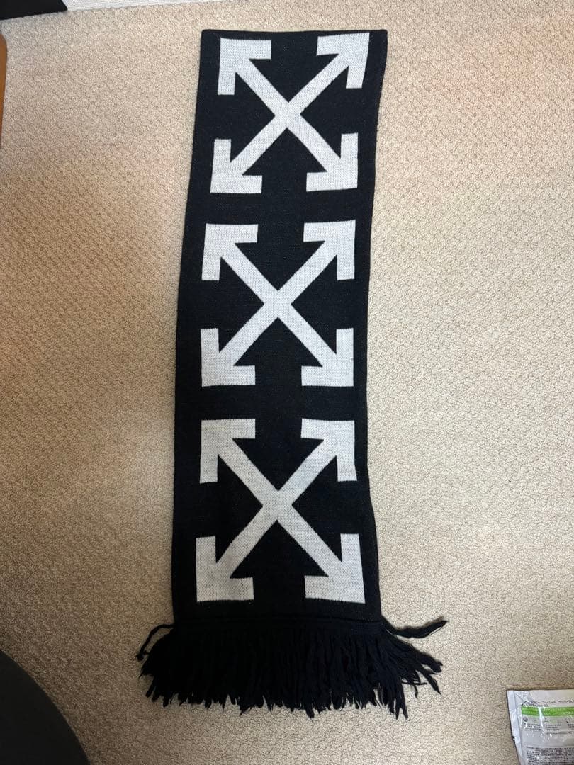 オフホワイト　マフラー