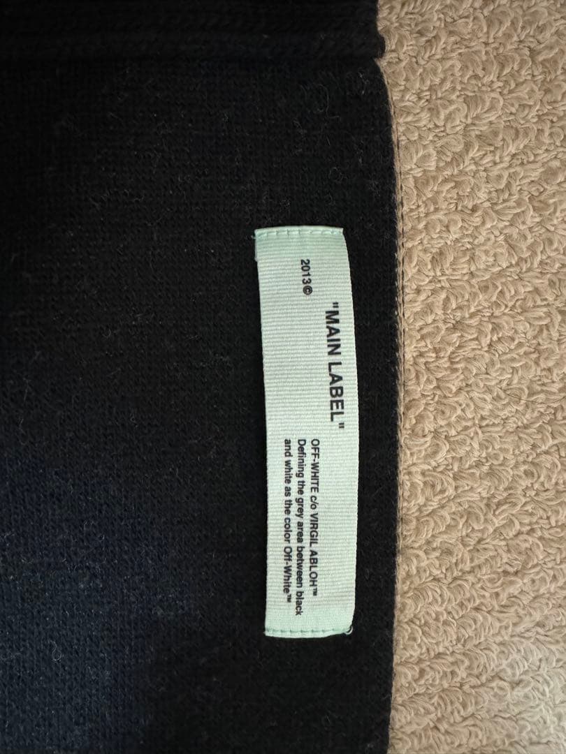 オフホワイト　マフラー