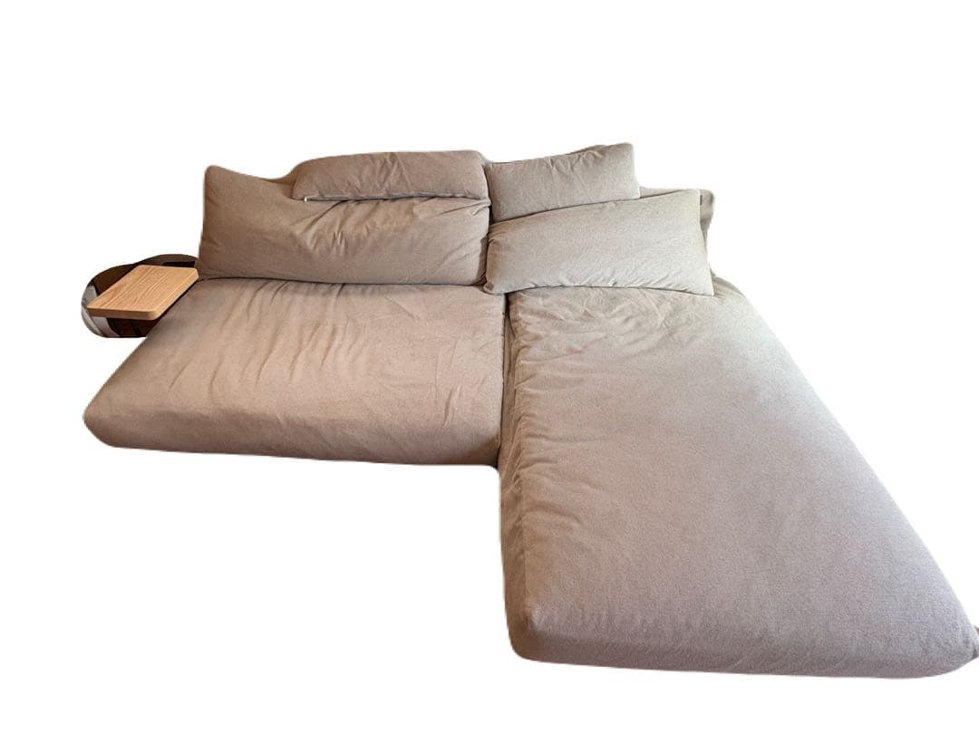 幸せになるソファ / Fumi / ライトベージュ /肘用テーブル付