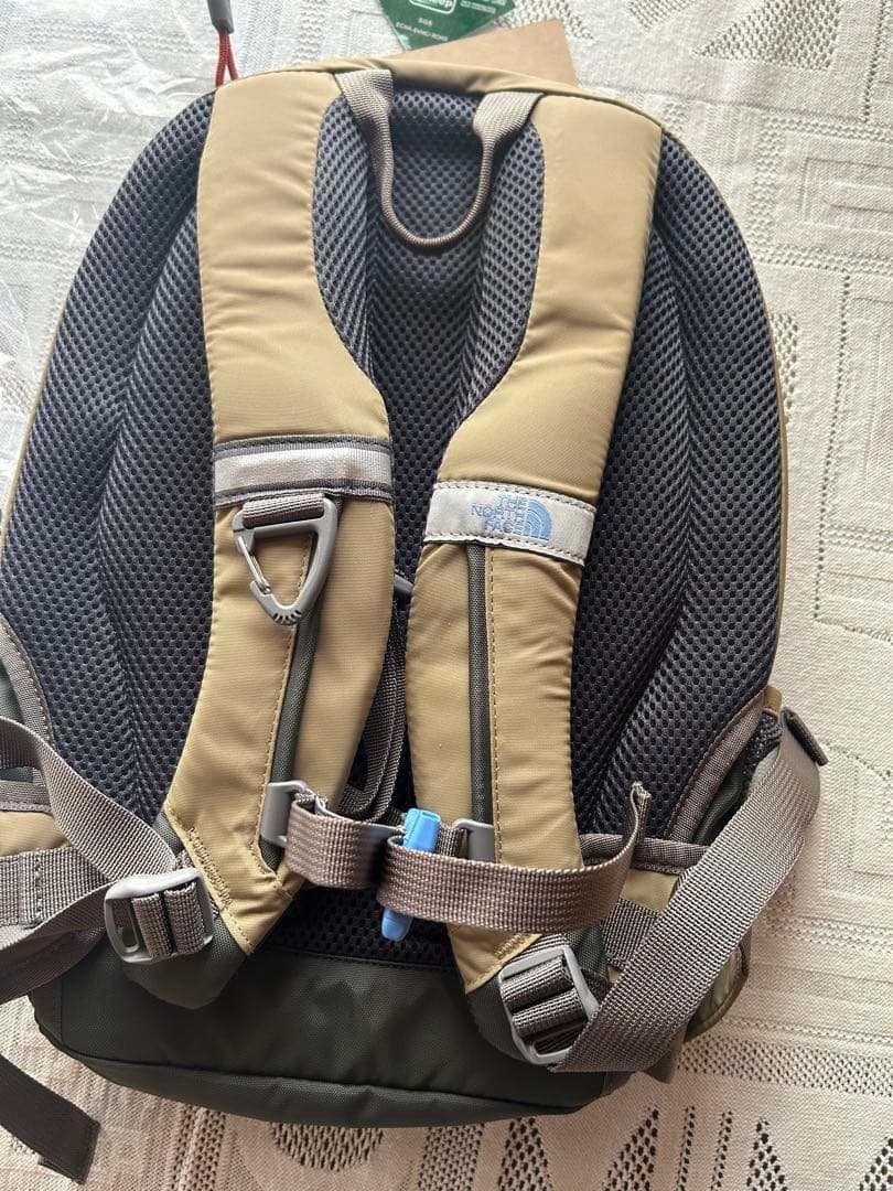 15L ノースフェイス　キッズ リュック　スモールデイ　ホイッスル　カーキ