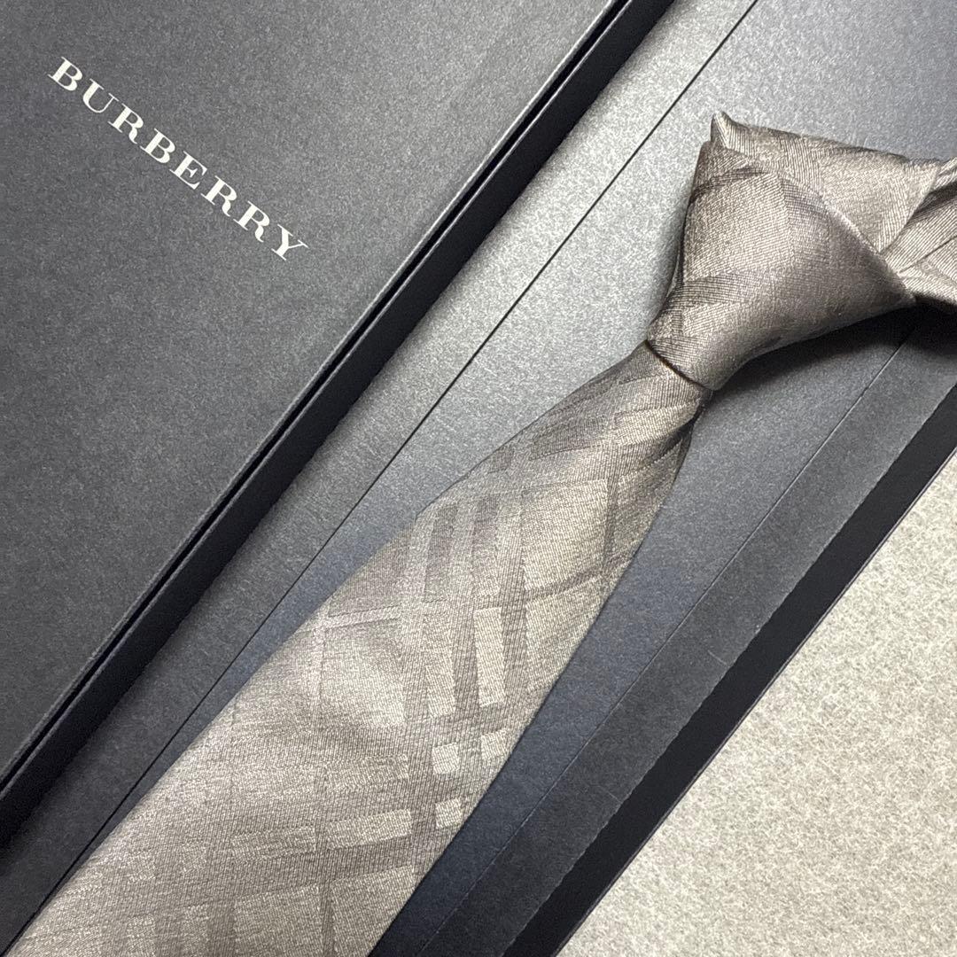 未使用タグ付　バーバリーロンドン　ネクタイ　シルバー　ノバチェック　結婚式