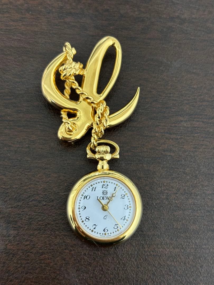 稼働 LOEWE 懐中時計 quartz ピンバッジ ブローチ