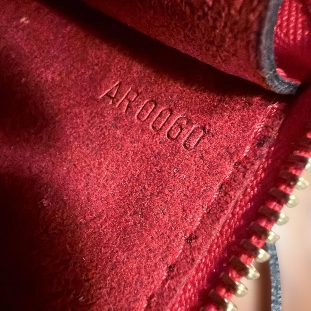 ルイヴィトン　エピ　ポーチ