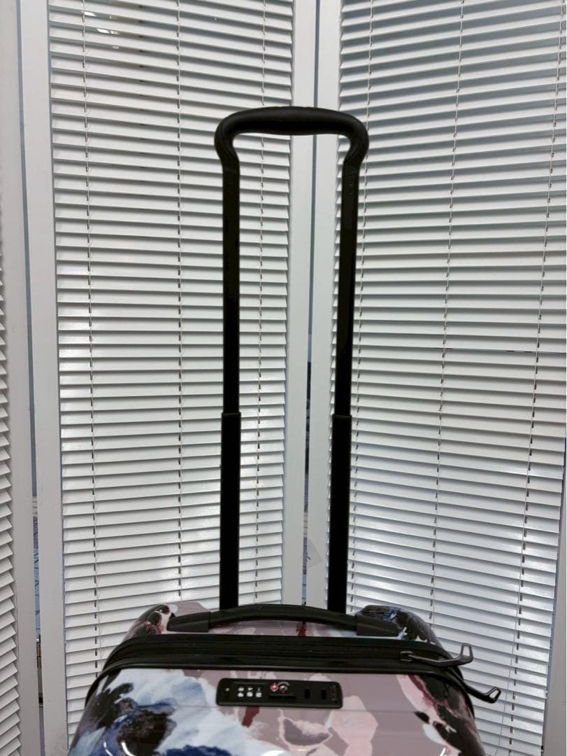 TUMI V4 エクステンデッド・トリップ エクスパンダブル 4輪 スーツケース