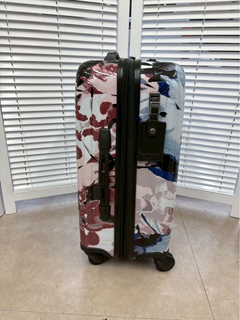 TUMI V4 エクステンデッド・トリップ エクスパンダブル 4輪 スーツケース