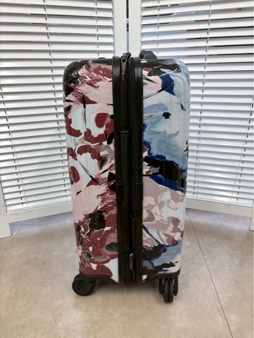 TUMI V4 エクステンデッド・トリップ エクスパンダブル 4輪 スーツケース