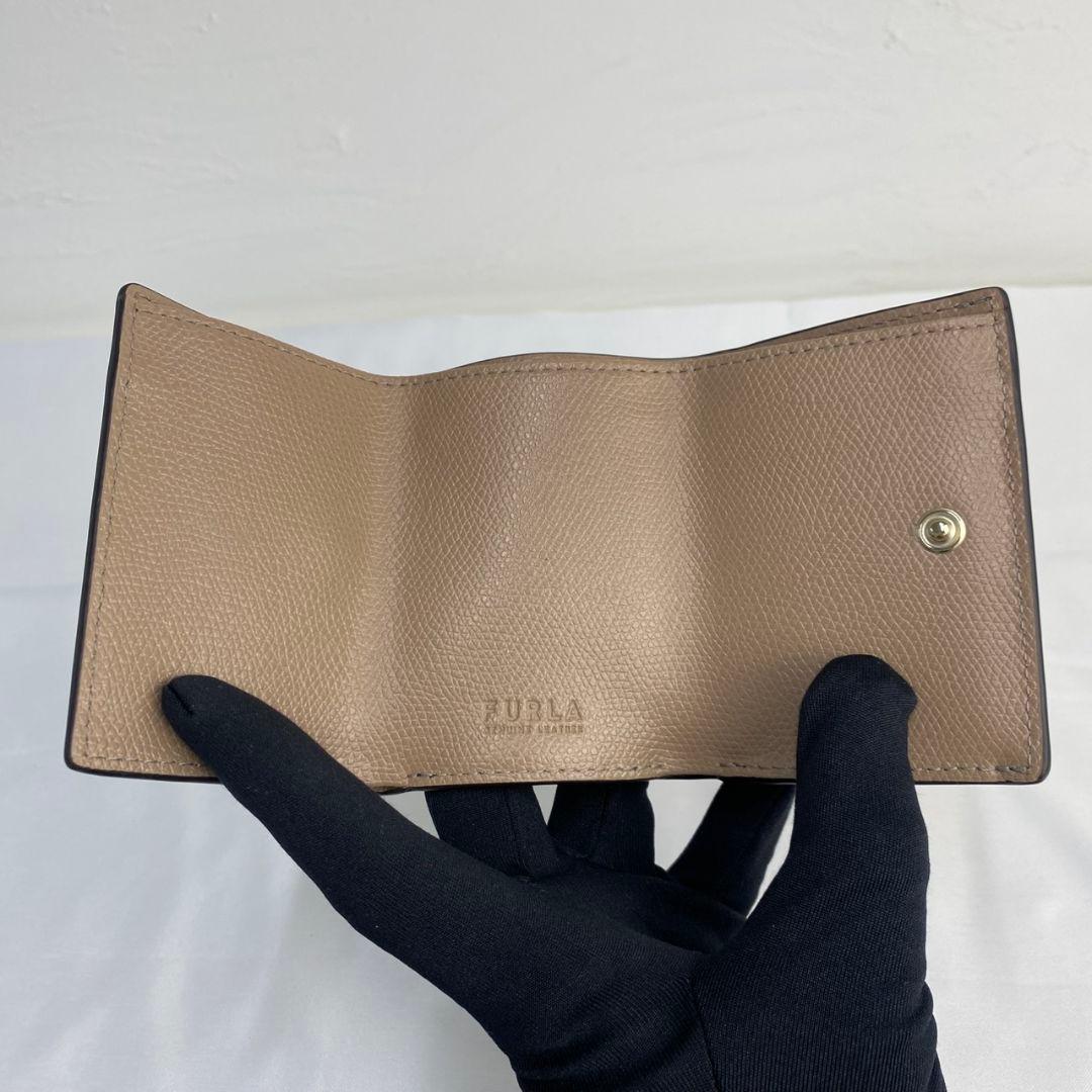 ✨️新品✨️未使用品✨ FURLA フルラ バビロンロゴプレート 三つ折り財布