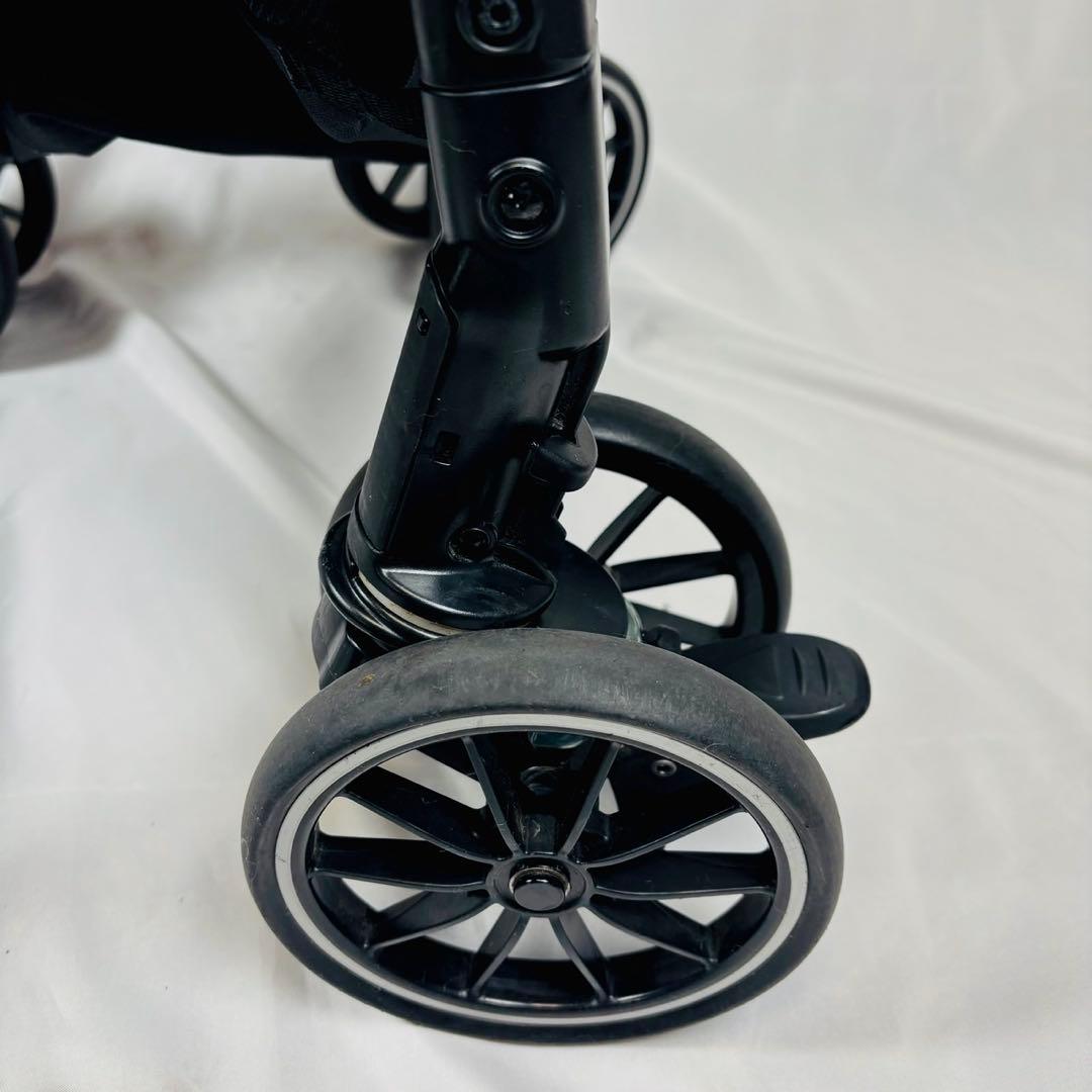 Combi スゴカルα 4キャス compact エッグショック HU