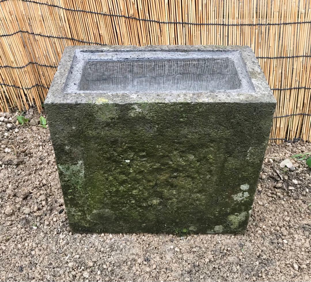 【天然自然石・四方角水鉢・手水鉢・蹲・縁先手水鉢】庭石オブジェバードバス箱庭茶庭