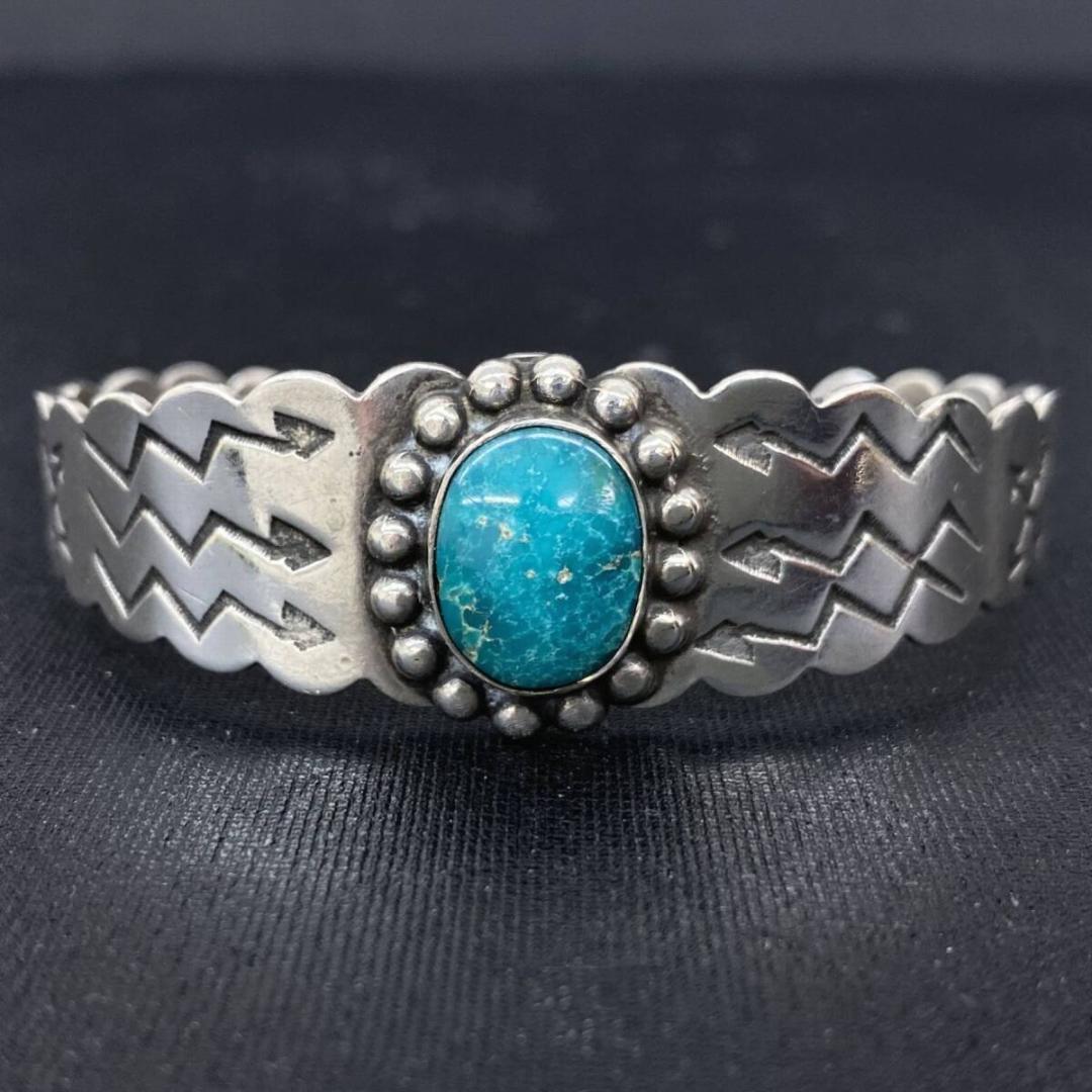 NAVAJO VINTAGE シルバー ターコイズ アロースタンプワークバングル