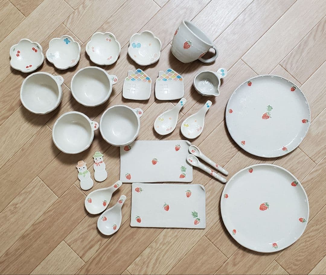 【タイムセール】中村佳菜子　食器セット　いちご