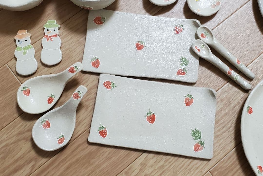 【タイムセール】中村佳菜子　食器セット　いちご