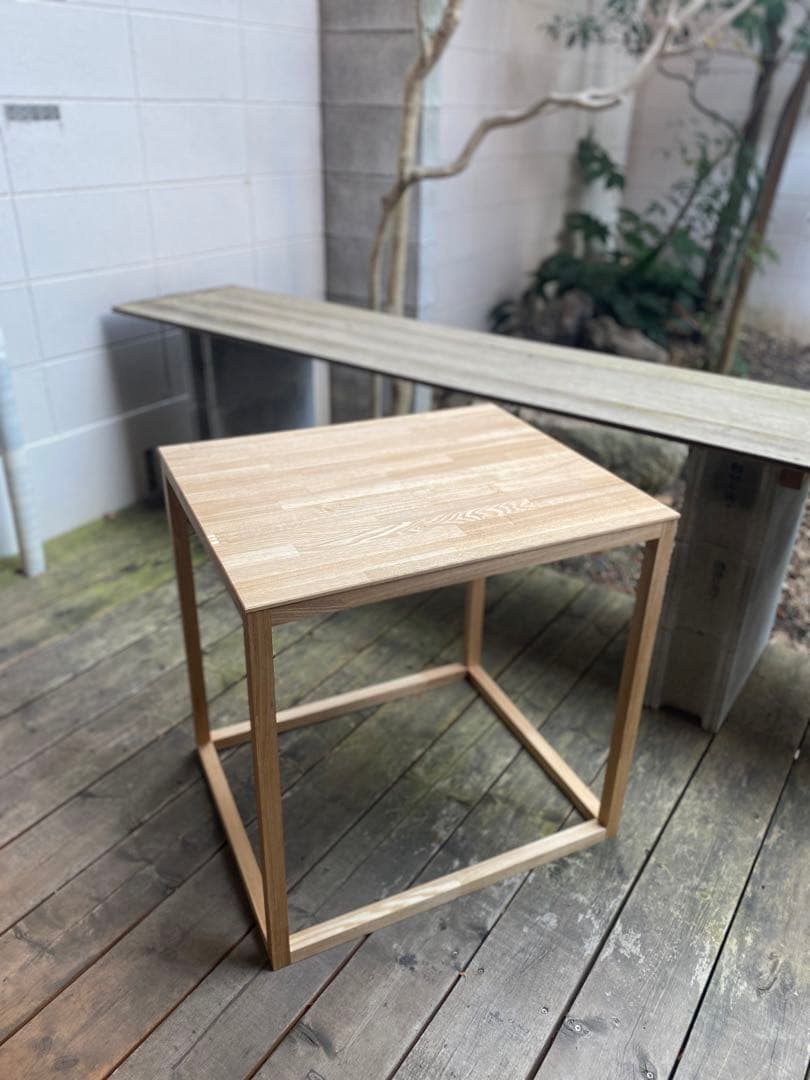 ナチュラル木製正方形テーブル