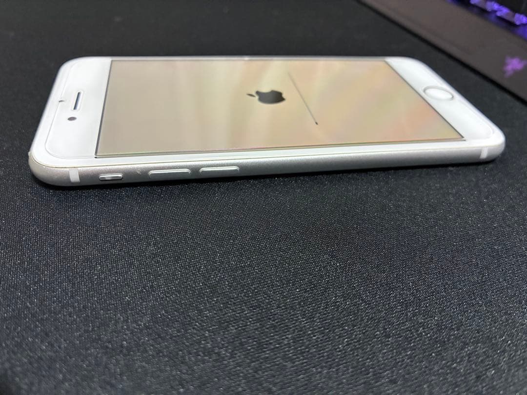 Apple iPhone 8 シルバー 本体　カメラだけ不具合有