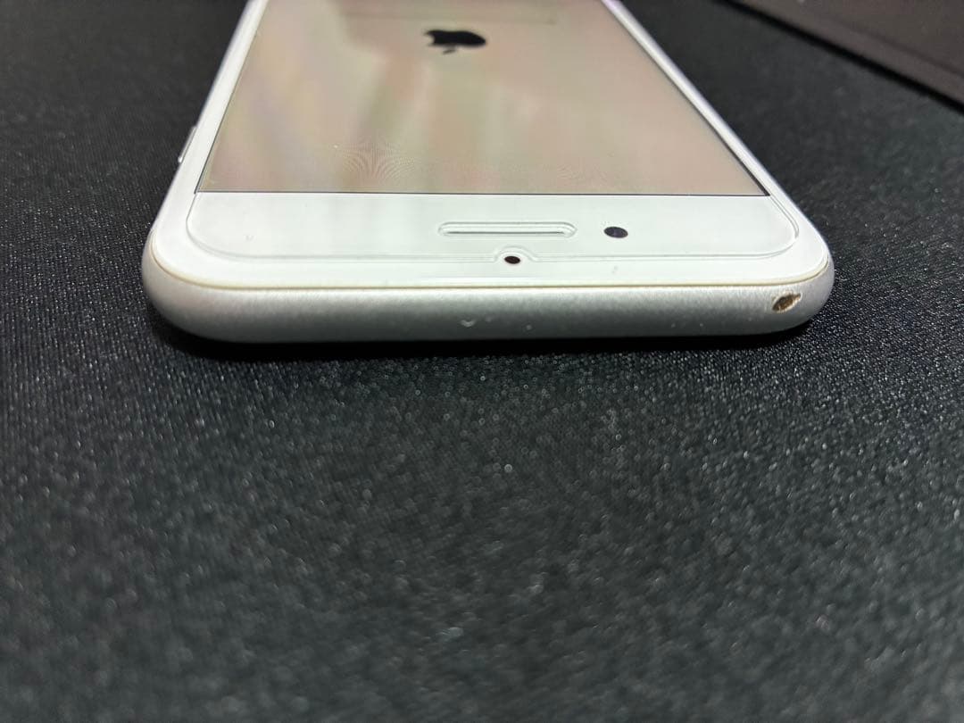 Apple iPhone 8 シルバー 本体　カメラだけ不具合有