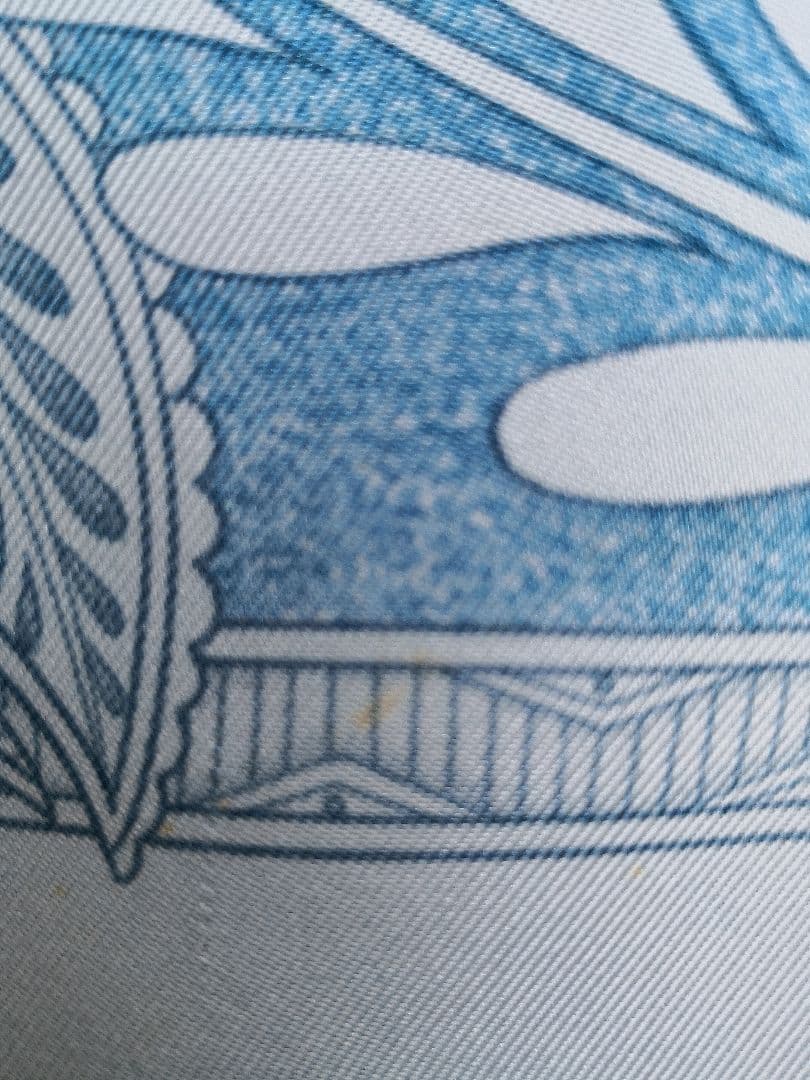 エルメス　HERMES　スカーフ　カレ90　ヘンナの歌