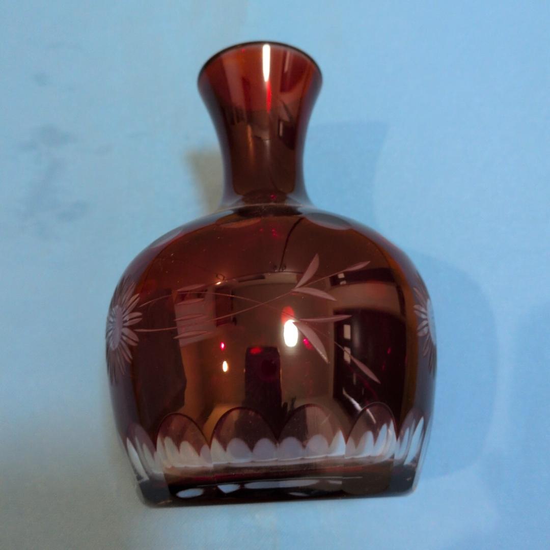 ガラス 花瓶 花器切子ガラス細工赤ワインレッド