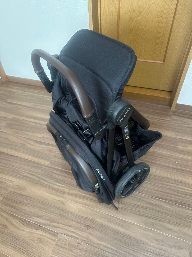 NUNA ブラック ベビーカー【正規74800円】