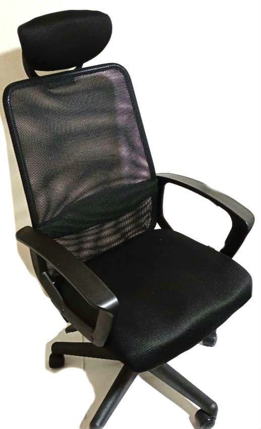 ヘッドレスト付ハイバックメッシュチェア　ドウシシャ　ブラック　新品未使用