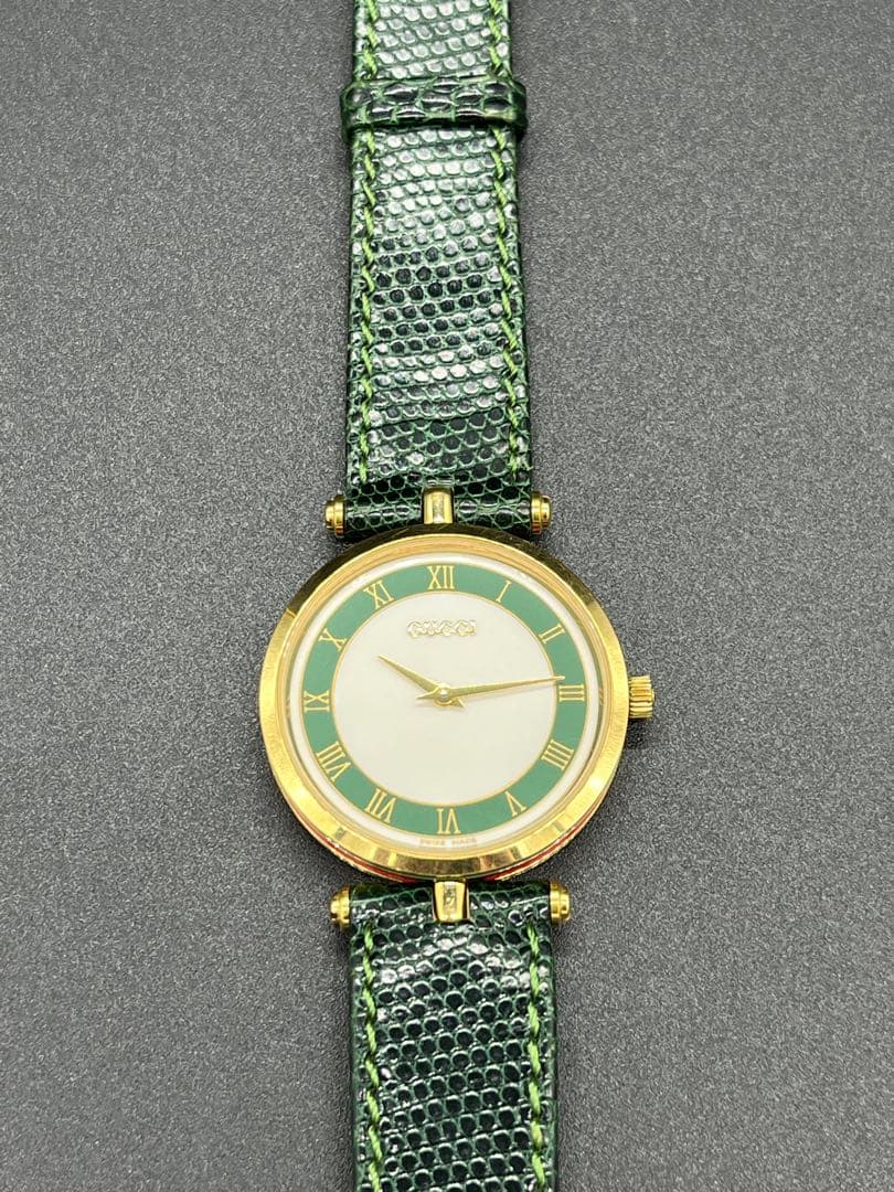 稼働品 GUCCI 腕時計 新品電池交換 レディース シェリーライン 緑 金