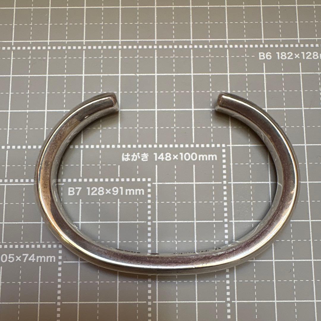 インディアンジュエリー　ズニ族 Ｊ.Ｎatachu 作　コーラル　バングル