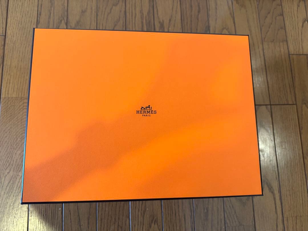 HERMES エルメス　2026 インザループ 18 純正ボックス