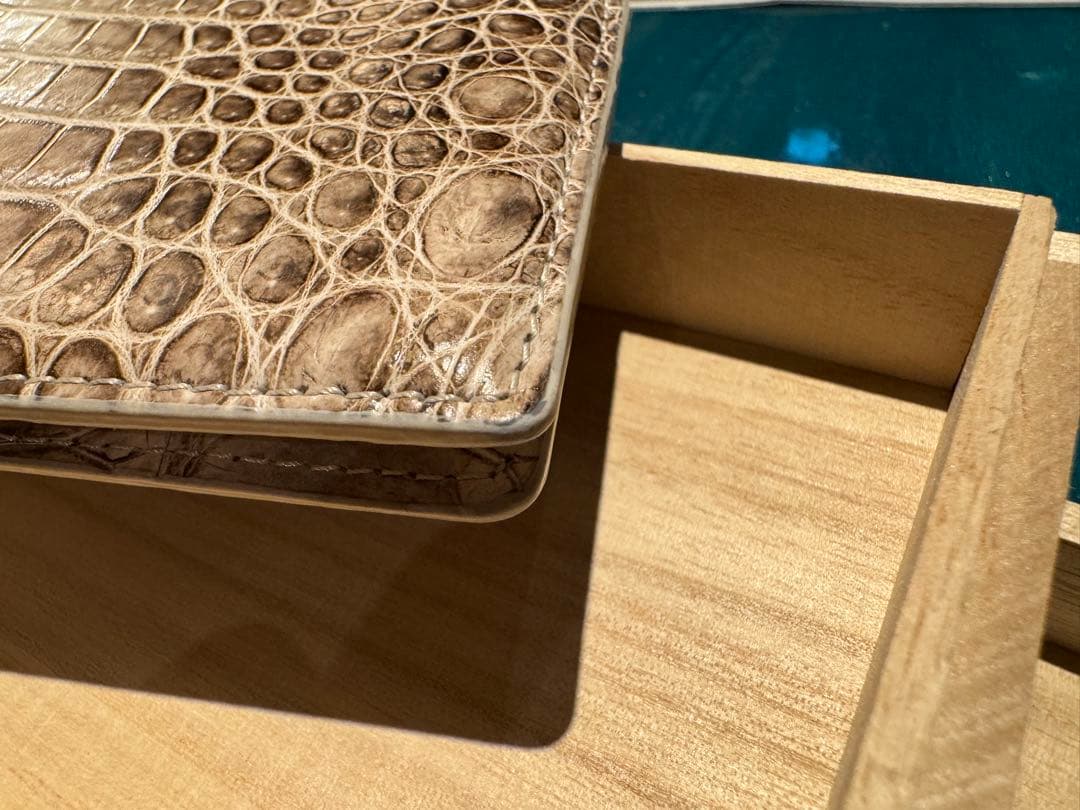 1/2終了　三京商会　ヒマラヤクロコダイル　２つ折り財布　男女兼用　クロコ