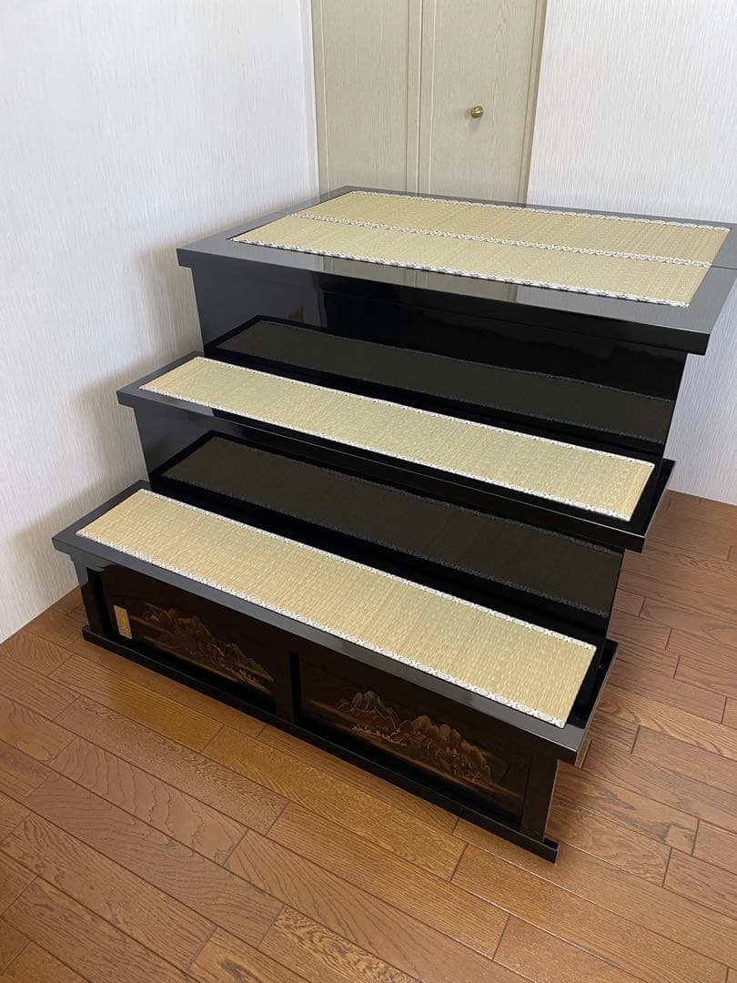 和風 3段 飾り棚 畳敷き 黒色 漆塗り風 骨董品 民芸家具　五月人形