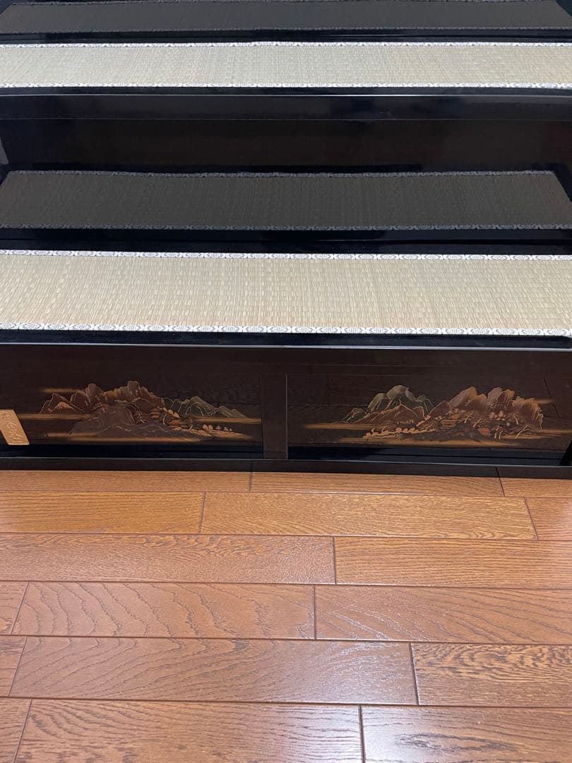 和風 3段 飾り棚 畳敷き 黒色 漆塗り風 骨董品 民芸家具　五月人形