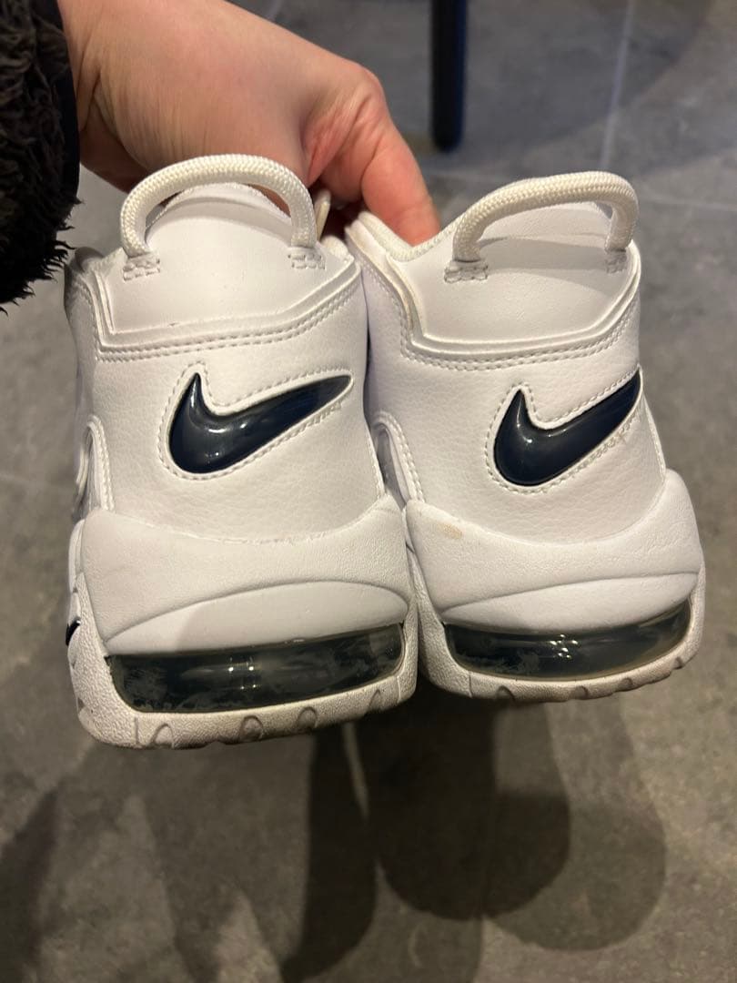 ナイキ GS エアモアアップテンポ \"ホワイト/ミッドナイトネイビ