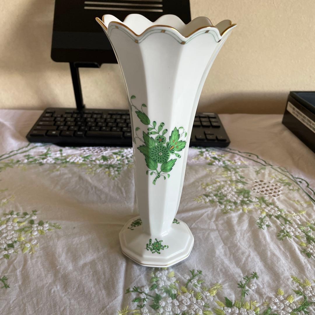 ヘレンド アポニィグリーンのシリーズ手描き花模様 六角形花瓶9インチ