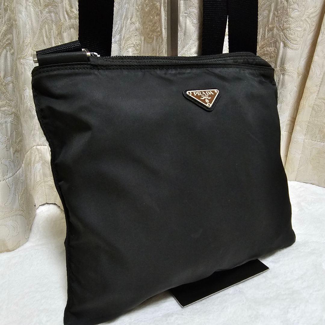 ✨良品✨プラダ　ショルダーバッグ　斜め掛け　肩掛け　三角ロゴ　ナイロン　ブラック
