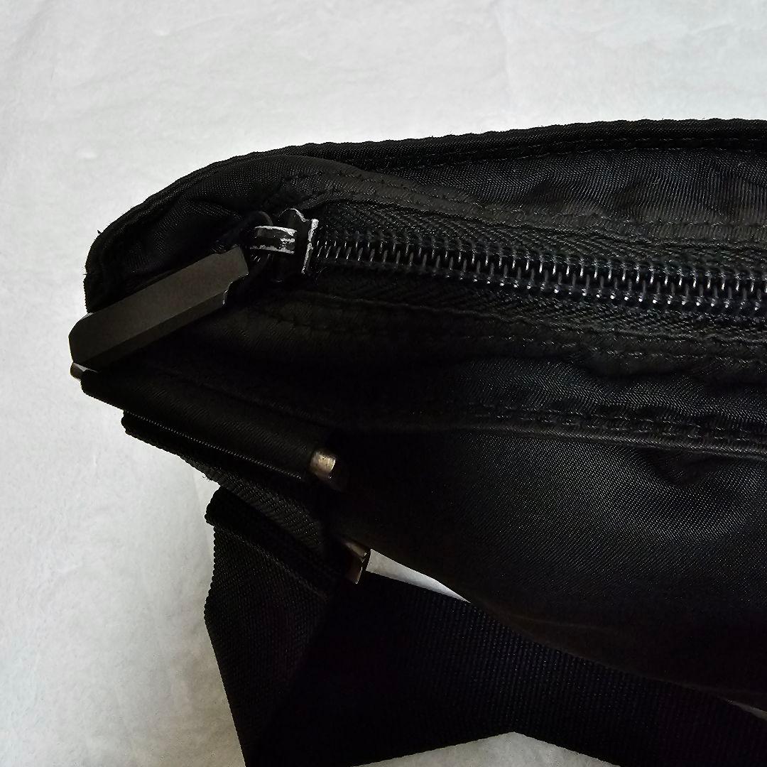 ✨良品✨プラダ　ショルダーバッグ　斜め掛け　肩掛け　三角ロゴ　ナイロン　ブラック