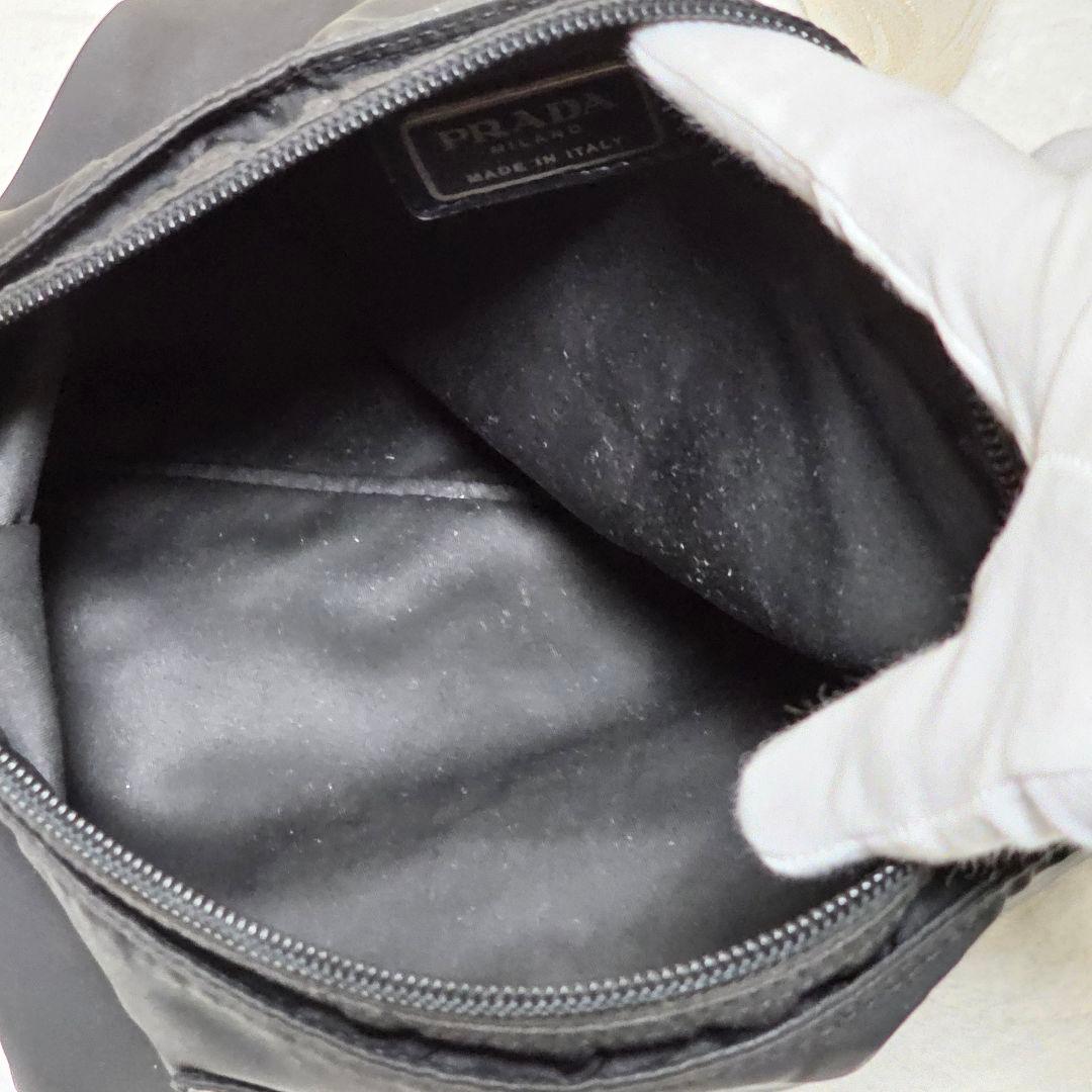 ✨良品✨プラダ　ショルダーバッグ　斜め掛け　肩掛け　三角ロゴ　ナイロン　ブラック