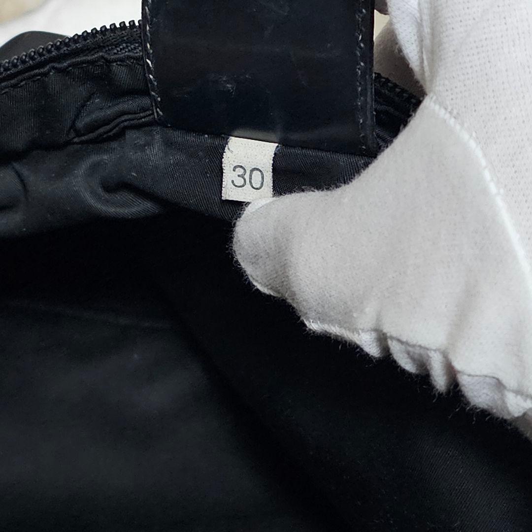 ✨良品✨プラダ　ショルダーバッグ　斜め掛け　肩掛け　三角ロゴ　ナイロン　ブラック
