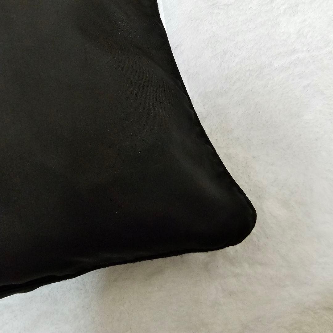 ✨良品✨プラダ　ショルダーバッグ　斜め掛け　肩掛け　三角ロゴ　ナイロン　ブラック